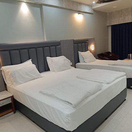 Hotel Lee Garden Near To Blue Flag Beach 500 Mtrs Пури Экстерьер фото