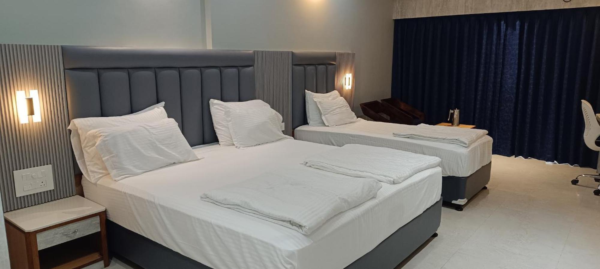 Hotel Lee Garden Near To Blue Flag Beach 500 Mtrs Пури Экстерьер фото